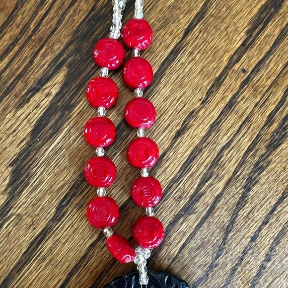 Necklace Red and Black beads VINTAGE Asian Inspired by August Max - Picture 9 of 9
